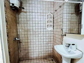 Casa en  Venta de 2 dormitorios, garaje y galpon en City Bell