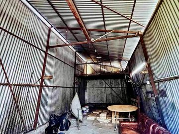 Casa en  Venta de 2 dormitorios, garaje y galpon en City Bell