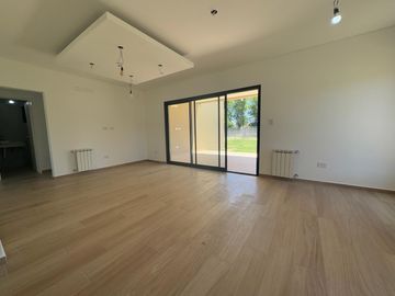 Casa en San Ramiro, Pilar del este