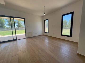 Casa en San Ramiro, Pilar del este
