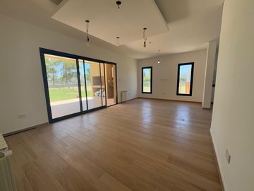 Casa en San Ramiro, Pilar del este