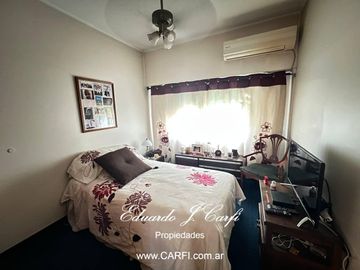 VENTA DE PH 4 AMBIENTES - CASTELAR NORTE