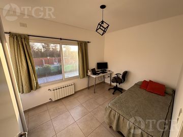 Casa  en Venta- Casas de Santa Guadalupe - Pilar del Este-Jardin-Parrilla-3 ambientes.