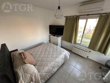 Casa  en Venta- Casas de Santa Guadalupe - Pilar del Este-Jardin-Parrilla-3 ambientes.