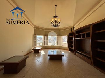 HERMOSA CASA EN RESIDENCIAL RINCON DE LAS LOMAS