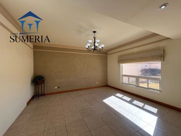 HERMOSA CASA EN RESIDENCIAL RINCON DE LAS LOMAS
