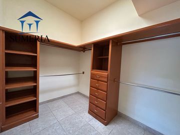 HERMOSA CASA EN RESIDENCIAL RINCON DE LAS LOMAS