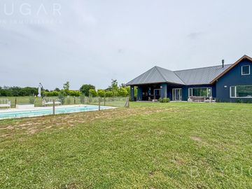 Venta Casa - Barrio Privado Everlinks Golf Club  / Lujan