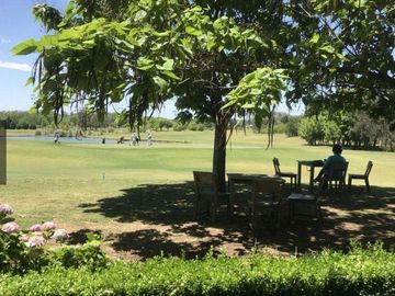 Venta Casa - Barrio Privado Everlinks Golf Club  / Lujan