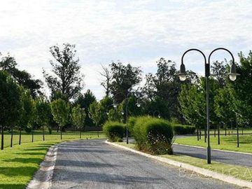 Venta Casa - Barrio Privado Everlinks Golf Club  / Lujan