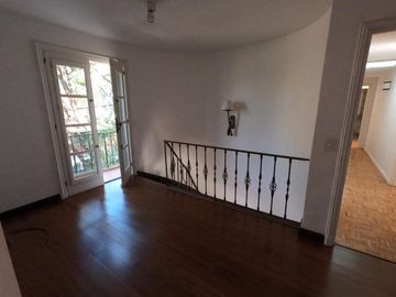 CASA A LA VENTA EN MARTINEZ DE 4 DORMITORIOS - AV LIBERTADOR AL RIO - VIEYES 1200