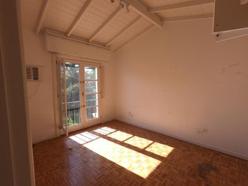CASA A LA VENTA EN MARTINEZ DE 4 DORMITORIOS - AV LIBERTADOR AL RIO - VIEYES 1200
