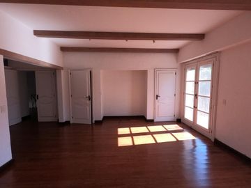 CASA A LA VENTA EN MARTINEZ DE 4 DORMITORIOS - AV LIBERTADOR AL RIO - VIEYES 1200