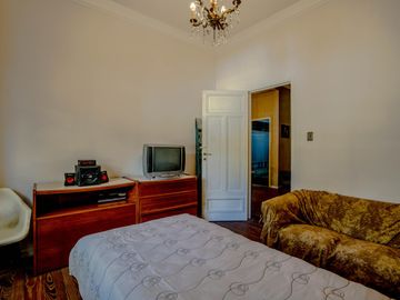 Casa en  lote propio - Ramon Falcon 1800 (entre Av. Carabobo y Pumacahua)