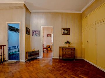 Casa en  lote propio - Ramon Falcon 1800 (entre Av. Carabobo y Pumacahua)
