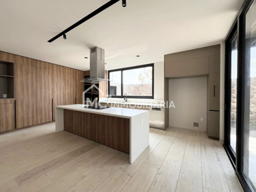 Casa en VENTA en Lomas del Campanario Norte