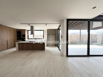 Casa en VENTA en Lomas del Campanario Norte