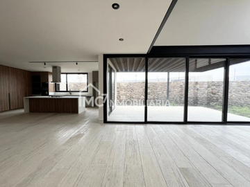 Casa en VENTA en Lomas del Campanario Norte
