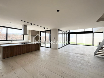 Casa en VENTA en Lomas del Campanario Norte