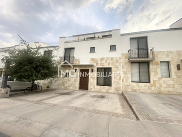 CASA EN VENTA EN EL REFUGIO