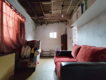 Venta Casa 3 ambientes con garage en Castelar