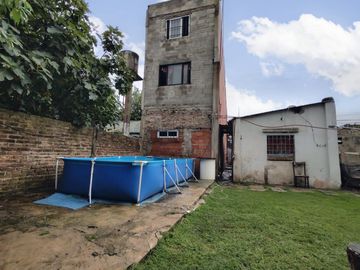Venta Casa 3 ambientes con garage en Castelar
