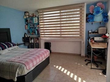 Oportunidad! Casa Barcelona en Puerta Real, 3 recámaras, seguridad.