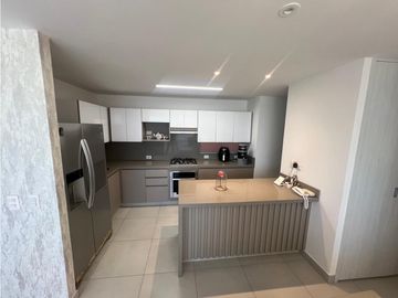 SE VENDE EXCLUSIVO Y AMPLIO APARTAMENTO EL PORTAL DE GENOVES