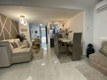 Casa En Venta En Ciudad Country Jamundi