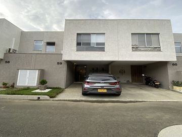 Casa En Venta En Ciudad Country Jamundi