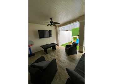CASA DUPLEX  EN PASEO DE CANTABRIA 3REC 1.5B  119M2 REMODELADA