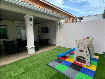 CASA DUPLEX  EN PASEO DE CANTABRIA 3REC 1.5B  119M2 REMODELADA