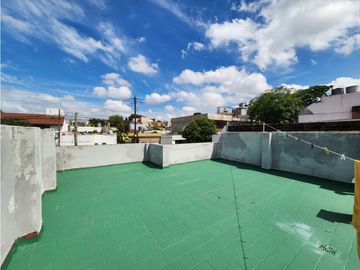 VENTA CASA 5 AMBIENTES CON TERRAZA, QUINCHO Y JARDIN. RUCCI 4500