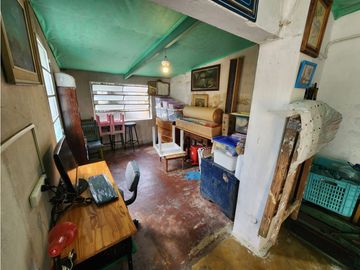VENTA CASA 5 AMBIENTES CON TERRAZA, QUINCHO Y JARDIN. RUCCI 4500