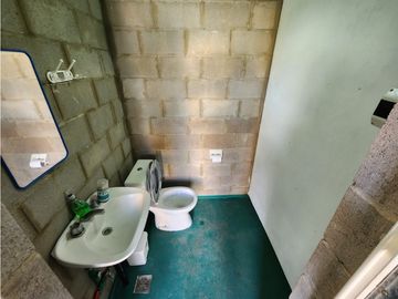 VENTA CASA 5 AMBIENTES CON TERRAZA, QUINCHO Y JARDIN. RUCCI 4500