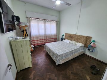 VENTA CASA 5 AMBIENTES CON TERRAZA, QUINCHO Y JARDIN. RUCCI 4500