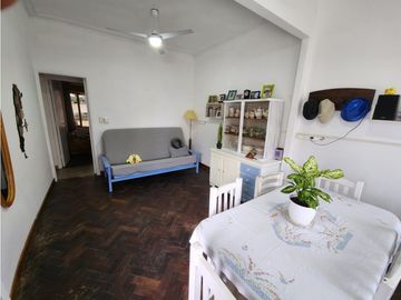 VENTA CASA 5 AMBIENTES CON TERRAZA, QUINCHO Y JARDIN. RUCCI 4500