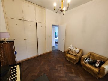VENTA CASA 5 AMBIENTES CON TERRAZA, QUINCHO Y JARDIN. RUCCI 4500