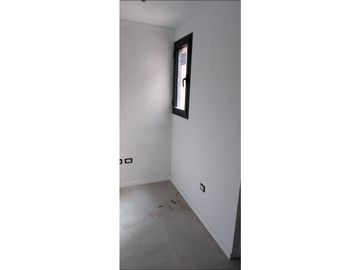 Obispo Oro al 300, un dormitorio y medio, externo con balcon