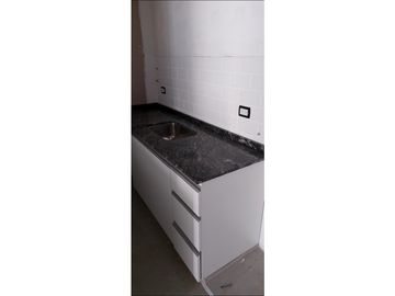 Obispo Oro al 300, un dormitorio y medio, externo con balcon