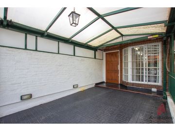 TRIPLEX 4 AMB VENTA CON PATIO Y GARAGE CUBIERTO. TANDIL 4800 MATADEROS