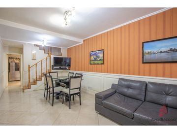 TRIPLEX 4 AMB VENTA CON PATIO Y GARAGE CUBIERTO. TANDIL 4800 MATADEROS
