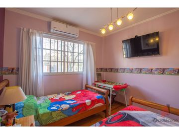 TRIPLEX 4 AMB VENTA CON PATIO Y GARAGE CUBIERTO. TANDIL 4800 MATADEROS