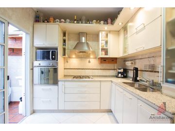 TRIPLEX 4 AMB VENTA CON PATIO Y GARAGE CUBIERTO. TANDIL 4800 MATADEROS