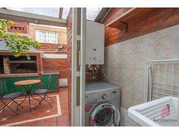 TRIPLEX 4 AMB VENTA CON PATIO Y GARAGE CUBIERTO. TANDIL 4800 MATADEROS