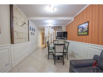 TRIPLEX 4 AMB VENTA CON PATIO Y GARAGE CUBIERTO. TANDIL 4800 MATADEROS