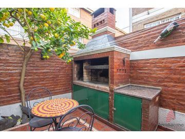 TRIPLEX 4 AMB VENTA CON PATIO Y GARAGE CUBIERTO. TANDIL 4800 MATADEROS