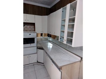 VENTA casa Gral Araoz esq Oncativo 4 dormit 3 baños, impec  4272107