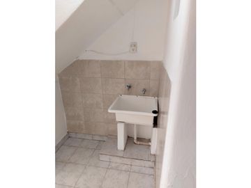 VENTA casa Gral Araoz esq Oncativo 4 dormit 3 baños, impec  4272107