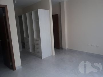 CASA EN VENTA EN SUR DE MANTA